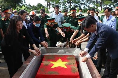 An táng hài cốt liệt sỹ được phát hiện từ mộ tập thể tại tỉnh Đắk Nông
