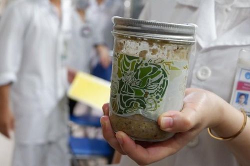 Hà Nội tìm được gần 700 người mua 850 lọ pate Minh Chay
