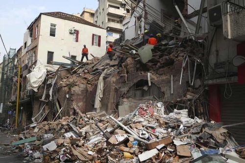 Phát hiện dấu hiệu sự sống trong tòa nhà sập ở Beirut