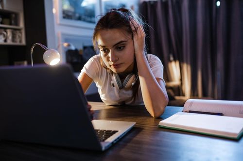 Laptop cháy hàng ở Mỹ do dịch Covid-19