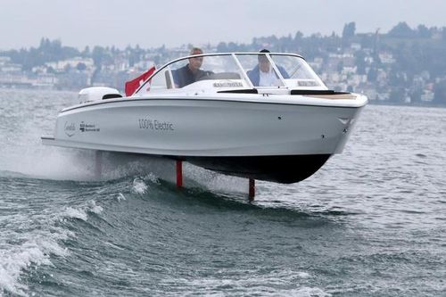 Thuyền có thể 'bay' trên mặt nước ở Thụy Sĩ