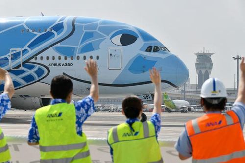 Muôn cách kiếm tiền mới lạ của hàng không thế giới trong đại dịch khó khăn