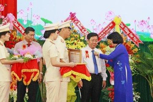 Càng khó khăn, càng phải đẩy mạnh phong trào thi đua yêu nước