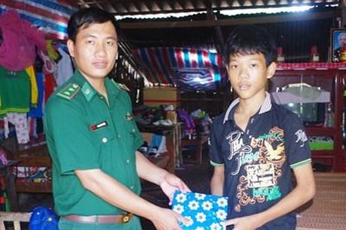 Nâng đỡ giấc mơ con trẻ vùng biên