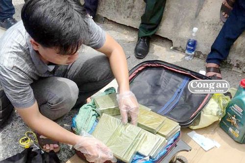 Vây bắt nhóm đối tượng vận chuyển ma túy trên QL1A
