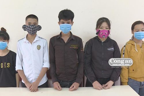 Đòn ghen của nhóm 'kiều nữ' tuổi teen