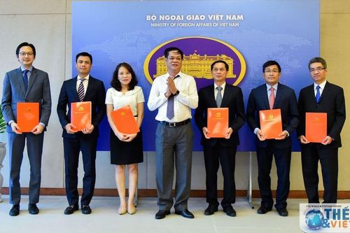 Trao Quyết định chuẩn y các chức danh Đảng ủy Bộ Ngoại giao nhiệm kỳ 2020-2025