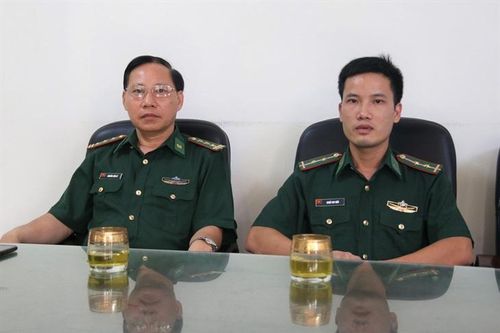 Trung úy Khuất Duy Hiếu nhặt được của rơi, trả lại người đánh mất số tiền gần 300 triệu đồng