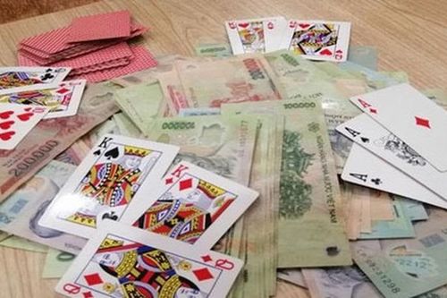 Khởi tố bị can Phó giám đốc Trung tâm dịch vụ đấu giá tài sản Thái Bình