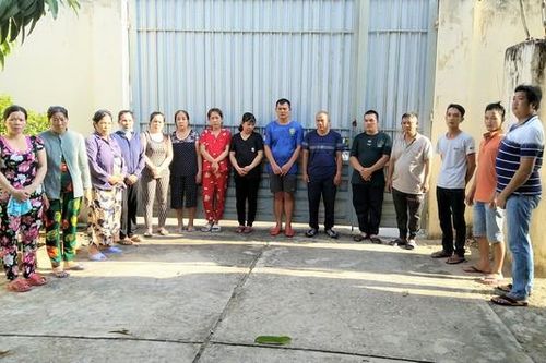 Tạm giữ hình sự 15 đối tượng đánh bạc