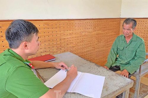 Say rượu, bố dùng dao đâm con trai tử vong