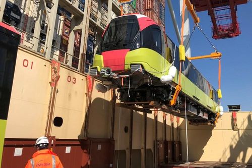 Hình ảnh đoàn tàu metro Nhổn - ga Hà Nội rời cảng Pháp về Việt Nam
