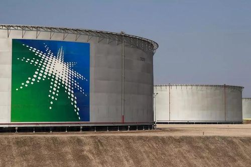 Saudi Aramco xem xét tạm ngừng đầu tư trong và ngoài nước