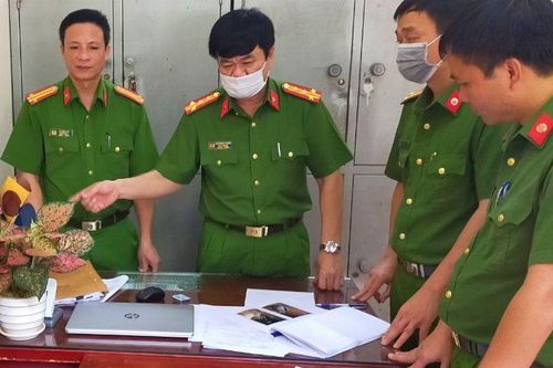 Dùng cối đá đập đầu nữ hàng xóm để cướp bông tai vàng