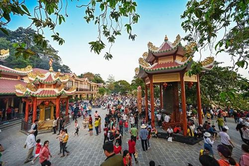 Đến 'đất Thánh' Tây Ninh, say mê lễ hội miền biên viễn