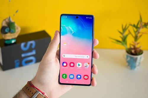 Samsung 'đại hạ giá' nhiều điện thoại, giảm sâu nhất 3 triệu đồng