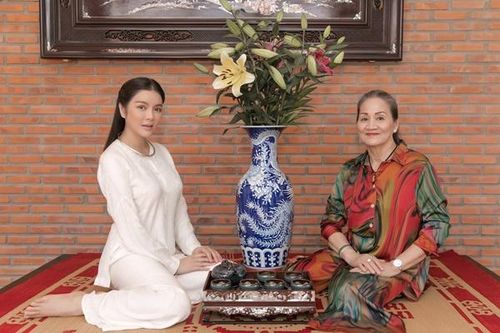 Lý Nhã Kỳ xây thành phủ tặng mẹ dịp lễ Vu Lan