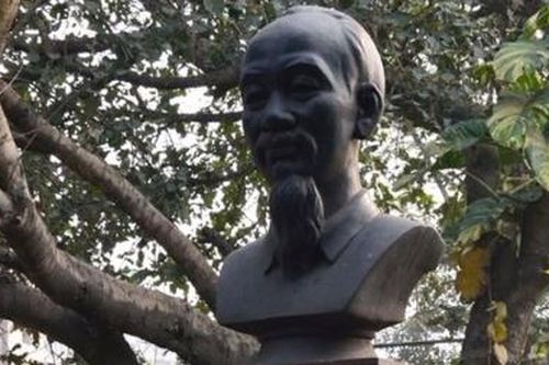 Tượng đài Hồ Chí Minh ở Kolkata