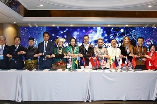 Hiệp hội thời trang ASEAN lần đầu tiên có Chủ tịch là người Việt Nam