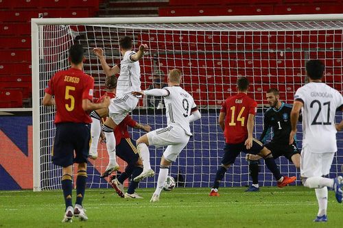 Joachim Löw vẫn hài lòng dù tuyển Đức đánh rơi 2 điểm ở phút bù giờ