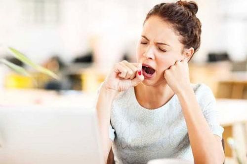 Không thiếu ngủ mà vẫn ngáp, dấu hiệu cảnh báo nhiều bệnh hiểm nghèo