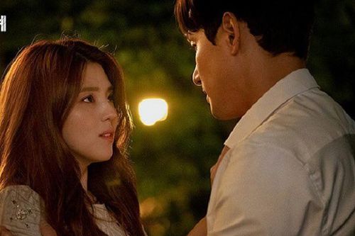 Đi xa 1 năm về thấy vợ chửa lùm lùm, tôi đuổi đi rồi phải sụp xuống ân hận