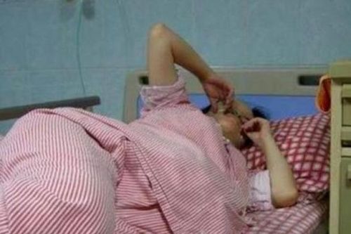 4 điều khiến mẹ 'ngượng chín mặt' trong phòng sinh, về nhà không dám kể với chồng