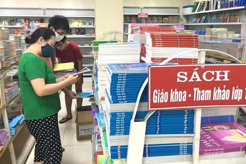 Cung ứng đủ sách, đồ dùng học tập phục vụ năm học mới