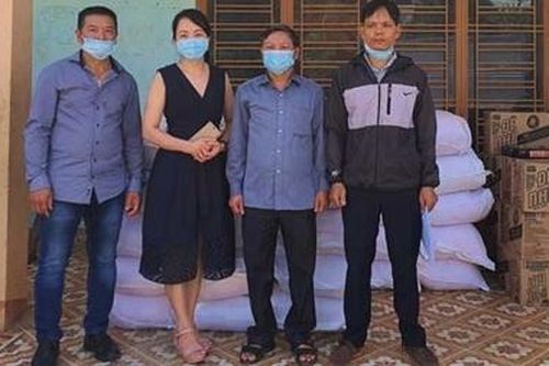 Tặng 1.000 suất quà hỗ trợ người dân miền núi bị ảnh hưởng dịch COVID-19