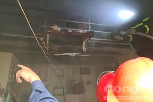 Trong chốc lát, ngọn lửa thiêu rụi phòng trọ ở Sài Gòn
