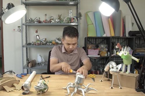 'Hô biến' rác thải thành đồ chơi cho trẻ em