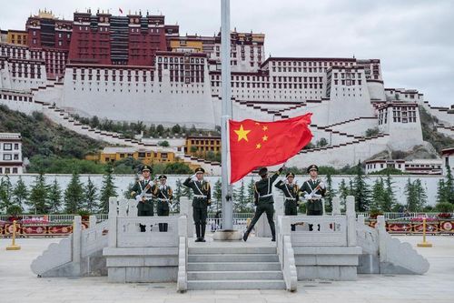 Trung Quốc đầu tư trăm tỷ USD ở Tây Tạng, tăng cường an ninh biên giới gần Ấn Độ