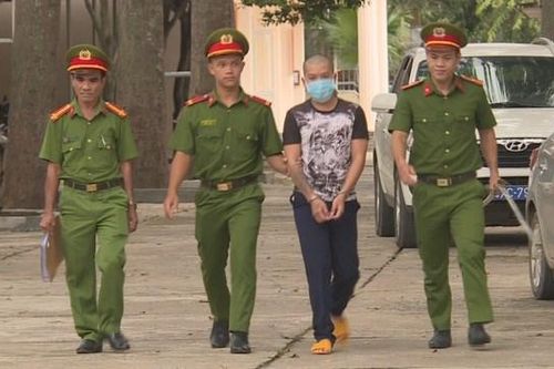 Tạm giam đối tượng dùng dao chém cậu ruột trọng thương