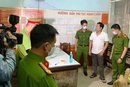 Bắt một đại gia ở Đà Nẵng liên quan vụ 'cho mượn' 22 sổ đỏ