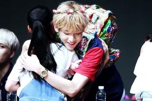 Những hành động bị phản đối của người hâm mộ Kpop
