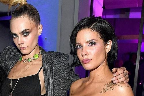 Cara Delevingne yêu nữ ca sĩ Halsey