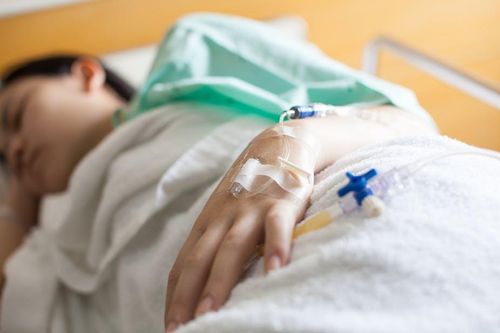 Làm gì khi bị ngộ độc thực phẩm?
