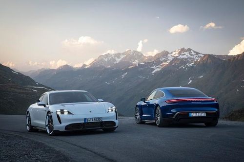 Xe điện Porsche Taycan có giá lên đến 9,55 tỷ đồng tại Việt Nam