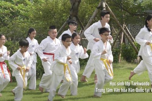 '# Stay Strong' Taekwondo- dũng khí thanh thiếu niên Hàn - Việt