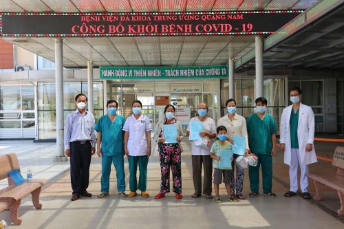Cụ ông 90 tuổi ở Quảng Nam 'thắng' COVID-19, xuất viện về nhà