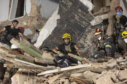 Khó tin: Phát hiện dấu hiệu sự sống dưới đống đổ nát 30 ngày sau vụ nổ cảng Beirut