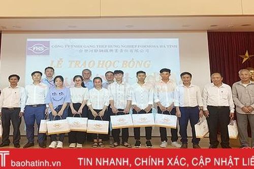 Formosa Hà Tĩnh đỡ đầu 7 học sinh, sinh viên có hoàn cảnh khó khăn