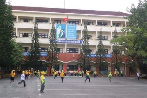 Ba miền đều nắng trong ngày khai giảng năm học mới, có nơi tới 37 độ C