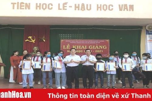 Sacombank trao 3.555 suất học bổng cho học sinh dịp khai giảng