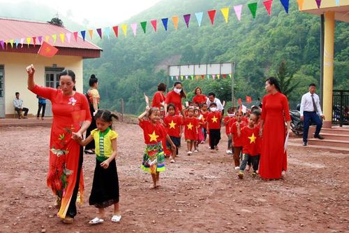 Khai trường ở vùng rốn lũ Nậm Nhừ