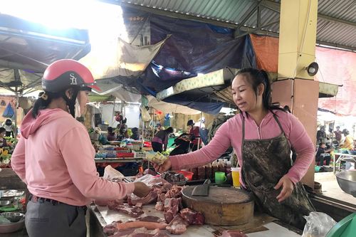 Thịt heo bị 'làm giá' ở khâu trung gian