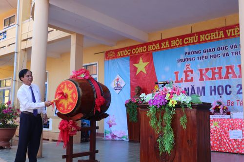 Toàn tỉnh Quảng Trị khai giảng năm học mới 2020 - 2021 vui tươi, phấn khởi, đảm bảo an toàn phòng, chống COVID-19