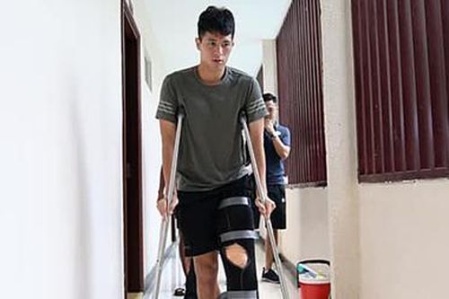 Vấn đề của bóng đá Việt đằng sau những ca... đứt dây chằng