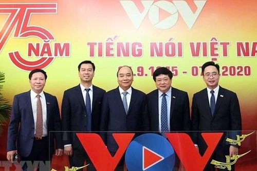 Thủ tướng dự kỷ niệm 75 năm Ngày thành lập Đài tiếng nói Việt Nam