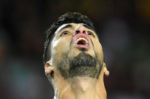 Barca phũ phàng với Suarez